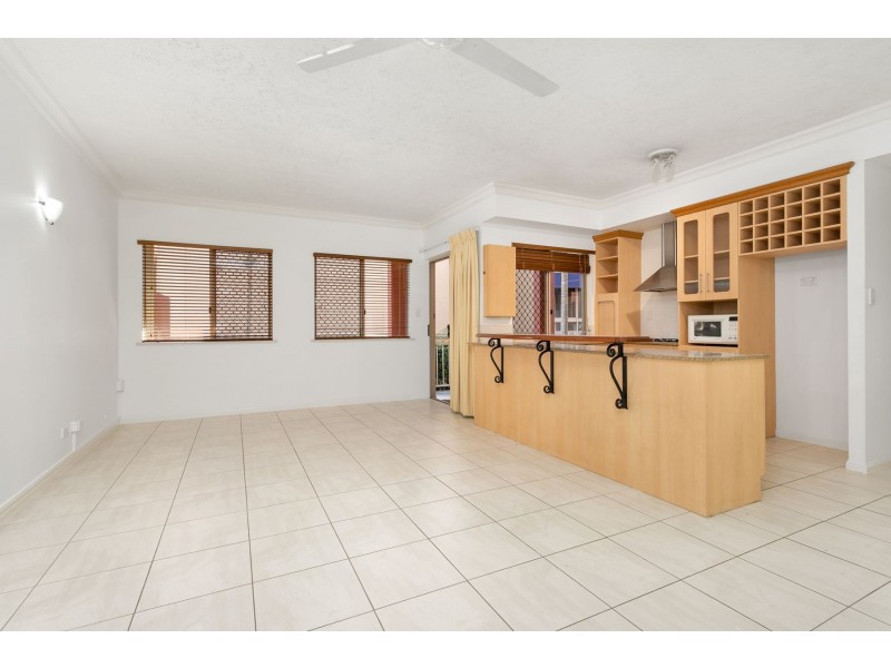 1103/2-10 Greenslopes Street, Cairns North QLD 4870