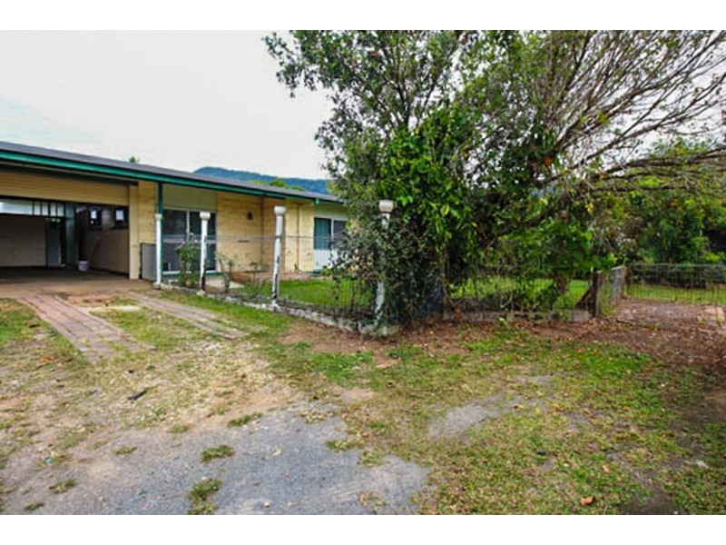 2/11 Nephrite Street, Woree QLD 4868