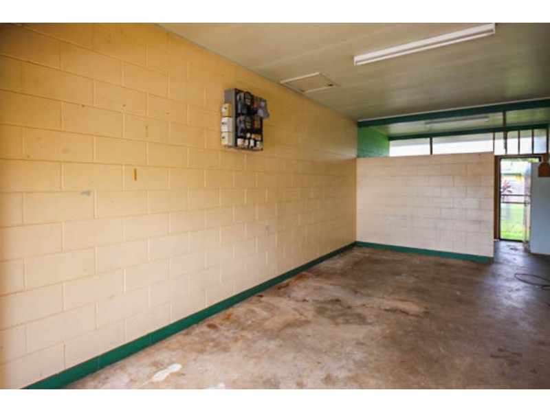 2/11 Nephrite Street, Woree QLD 4868