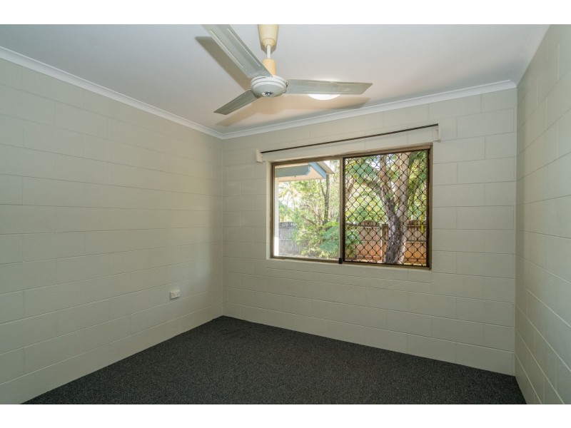 40 Anderson Road, Woree QLD 4868