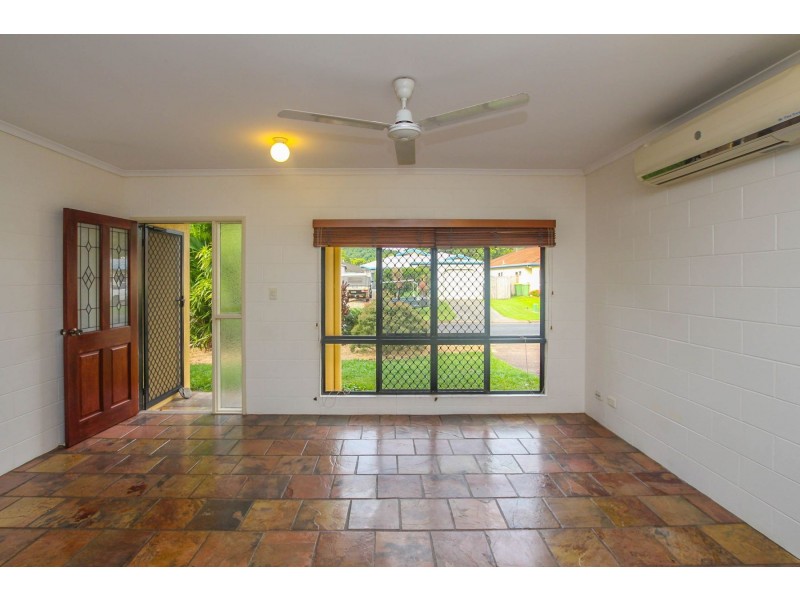 27 Opaline Close, Brinsmead QLD 4870