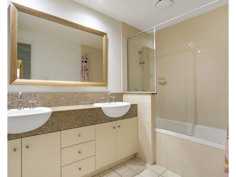 1103/2-10 Greenslopes Street, Cairns North QLD 4870