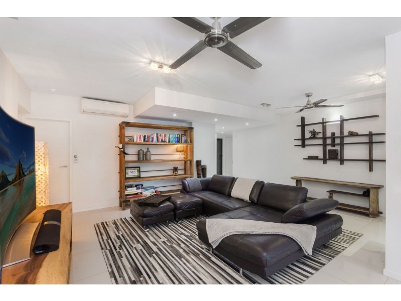 2/209-225 Abbott Street, Cairns North QLD 4870