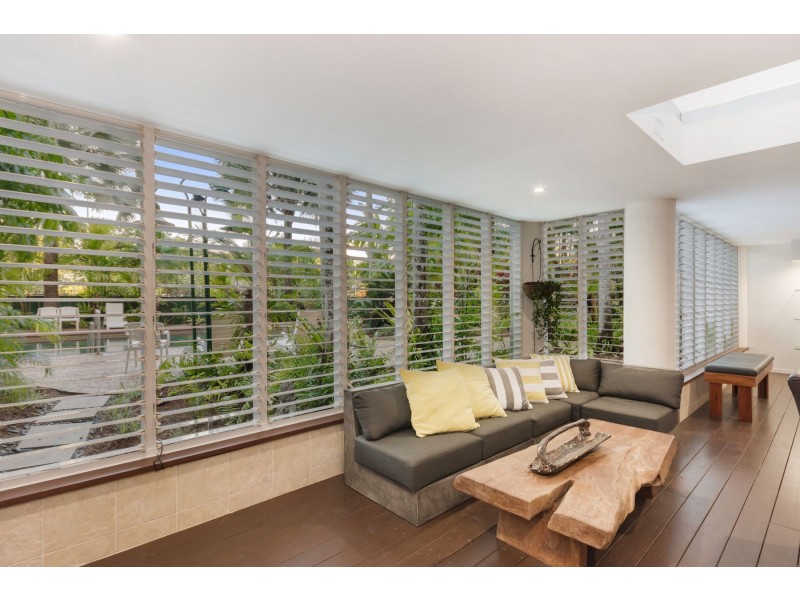 2/209-225 Abbott Street, Cairns North QLD 4870