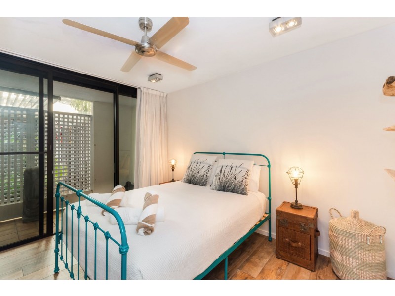 2/209-225 Abbott Street, Cairns North QLD 4870
