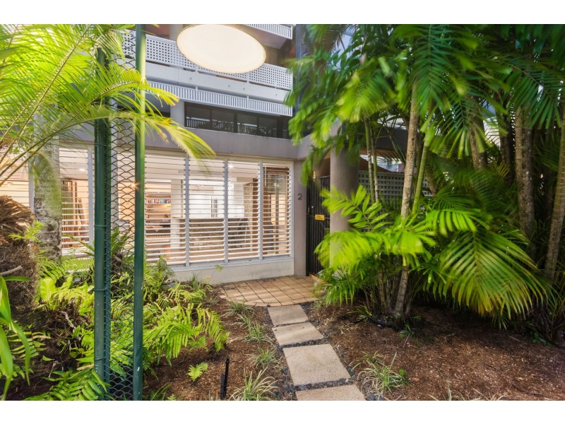 2/209-225 Abbott Street, Cairns North QLD 4870