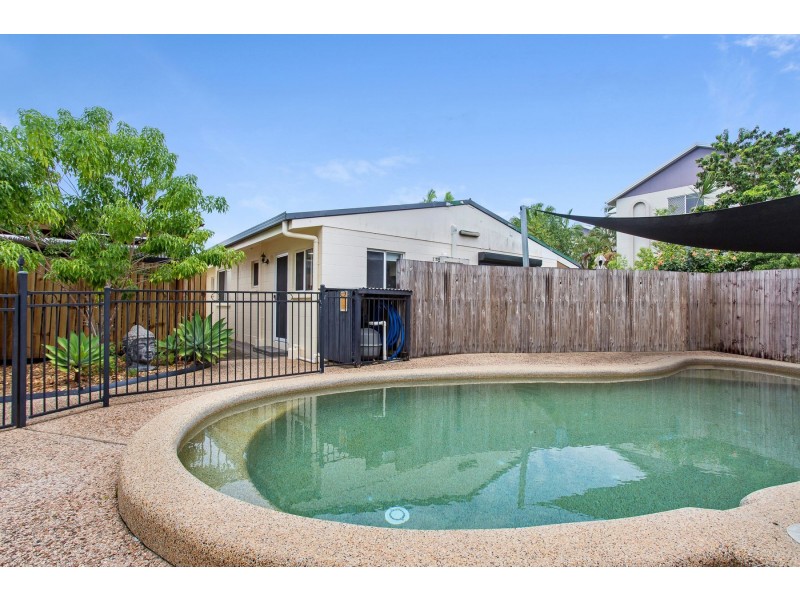 8/36-38 Old Smithfield Road, Freshwater QLD 4870