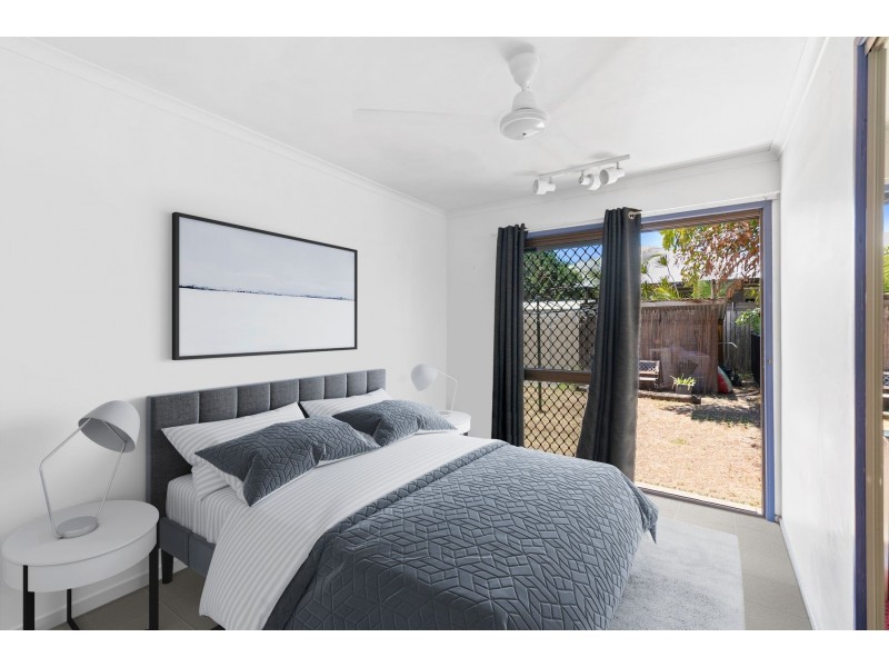 8 Ash Street, Holloways Beach QLD 4878