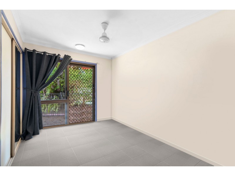 8 Ash Street, Holloways Beach QLD 4878