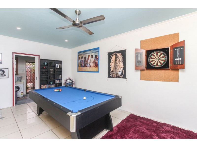 1/10 Tristania Street, Holloways Beach QLD 4878