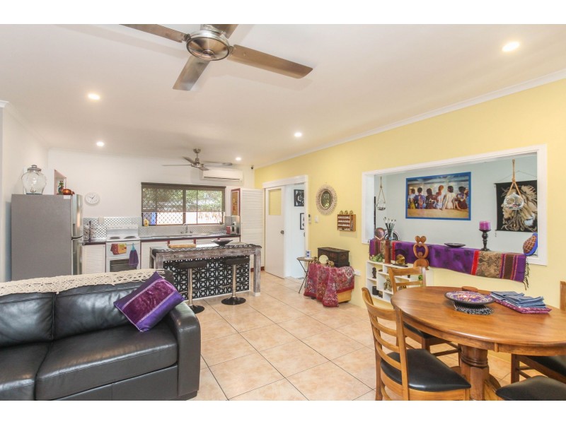 1/10 Tristania Street, Holloways Beach QLD 4878