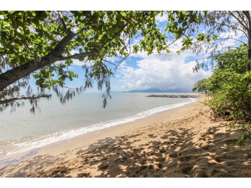 1/10 Tristania Street, Holloways Beach QLD 4878