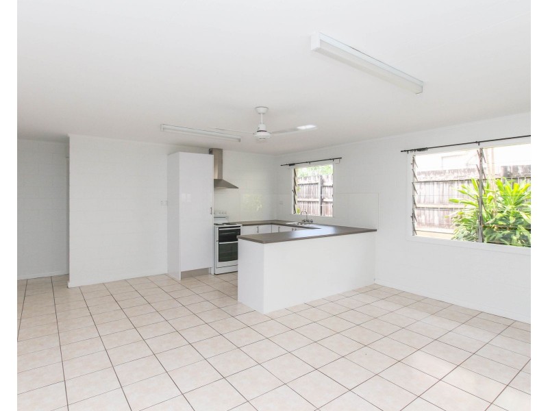 30B Earl Street, Westcourt QLD 4870