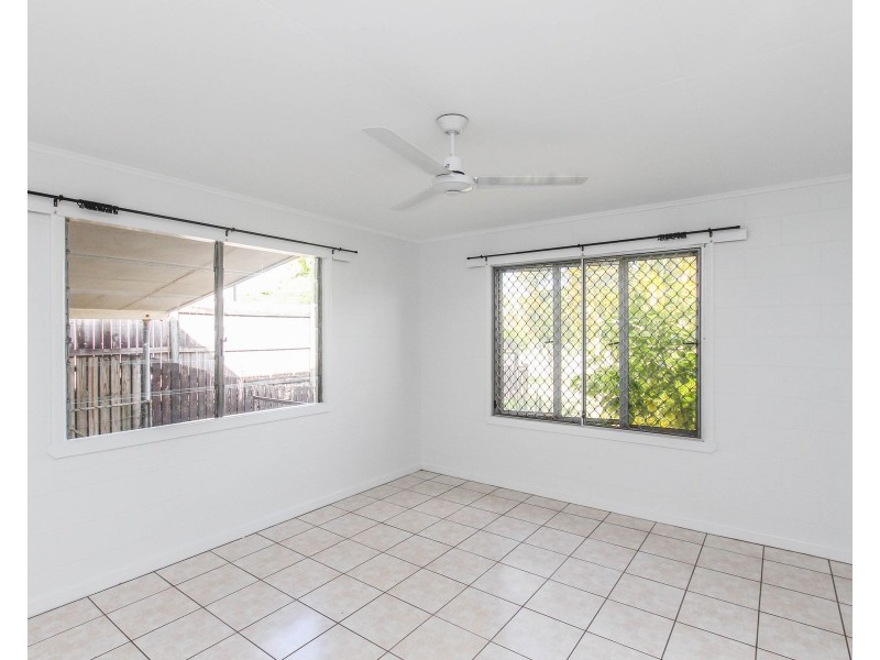 30B Earl Street, Westcourt QLD 4870