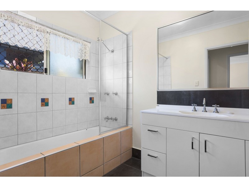 42 Arkendeith Drive, Edmonton QLD 4869