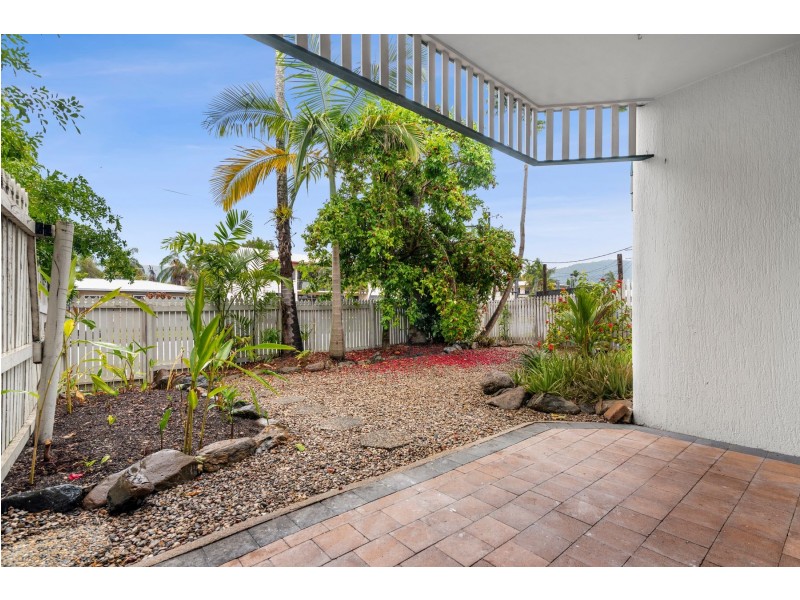 2/20 Pioneer Street, Manoora QLD 4870