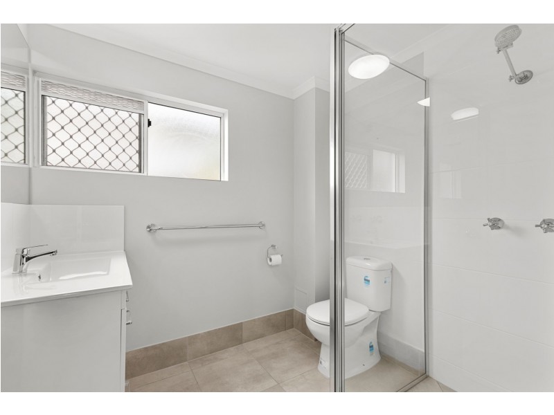 2/20 Pioneer Street, Manoora QLD 4870