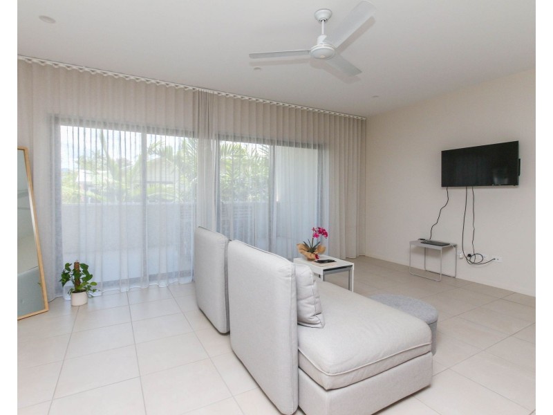 8/289-291 Lake Street, Cairns North QLD 4870