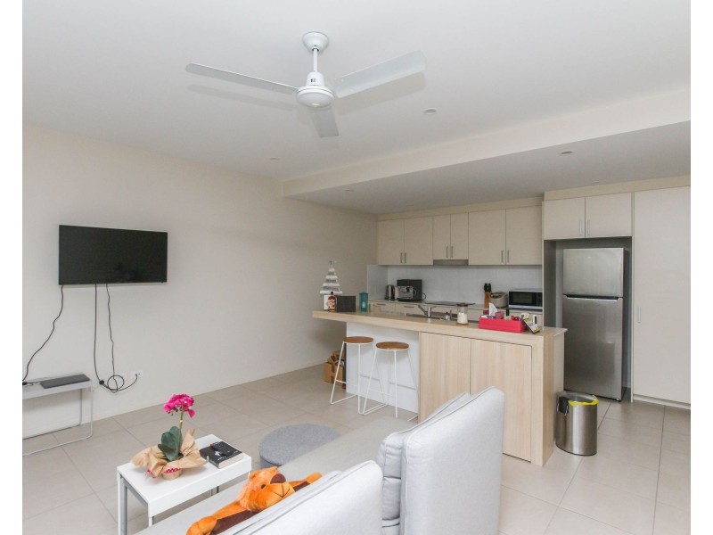 8/289-291 Lake Street, Cairns North QLD 4870
