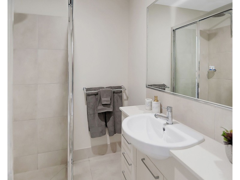 8/289-291 Lake Street, Cairns North QLD 4870