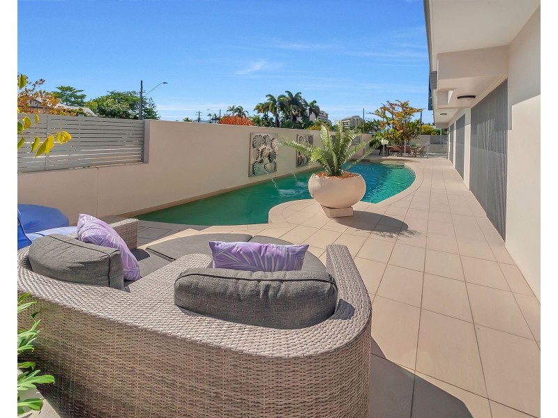 8/289-291 Lake Street, Cairns North QLD 4870
