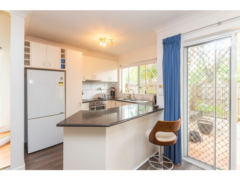 2/10 Grantala Street, Manoora QLD 4870