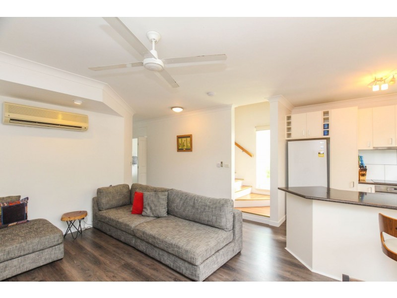 2/10 Grantala Street, Manoora QLD 4870