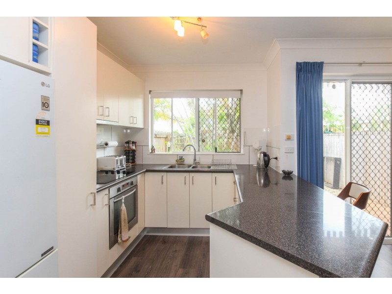 2/10 Grantala Street, Manoora QLD 4870