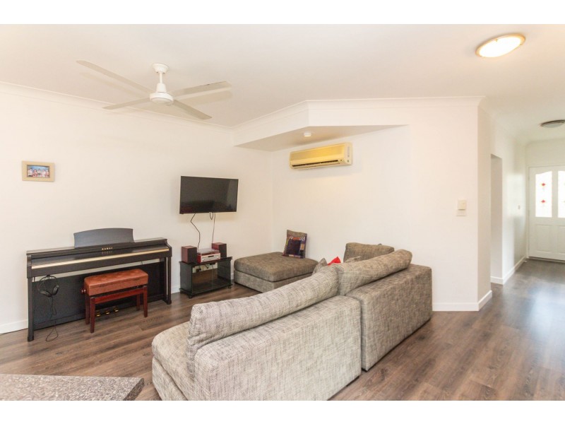 2/10 Grantala Street, Manoora QLD 4870