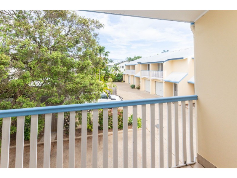 2/10 Grantala Street, Manoora QLD 4870