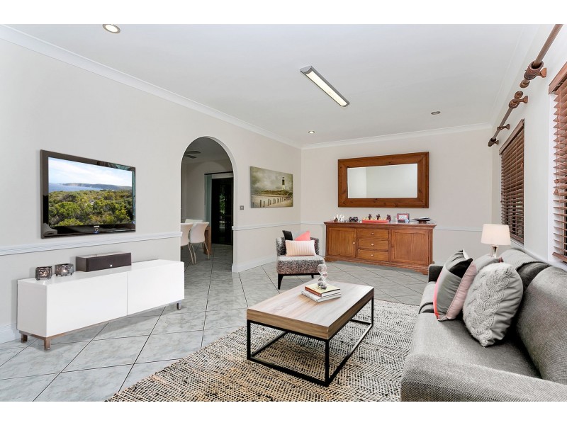 1 Begonia Place, Mooroobool QLD 4870