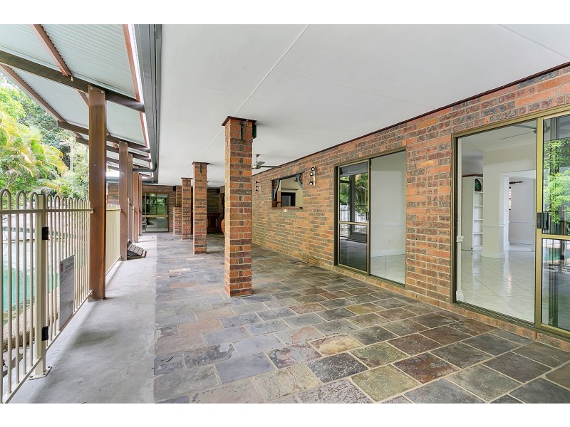 1 Begonia Place, Mooroobool QLD 4870