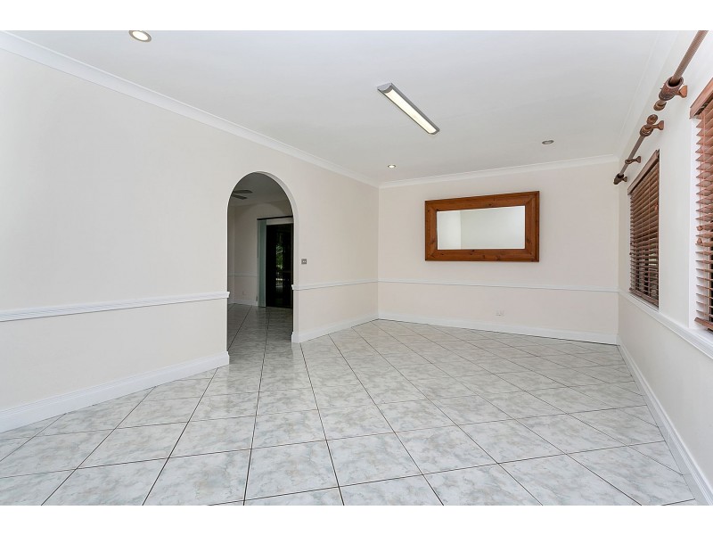 1 Begonia Place, Mooroobool QLD 4870