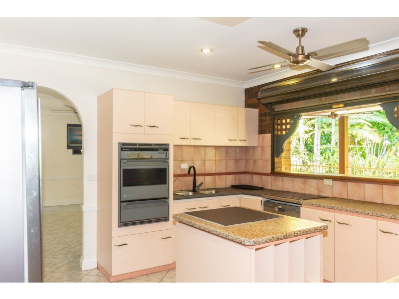 1 Begonia Place, Mooroobool QLD 4870
