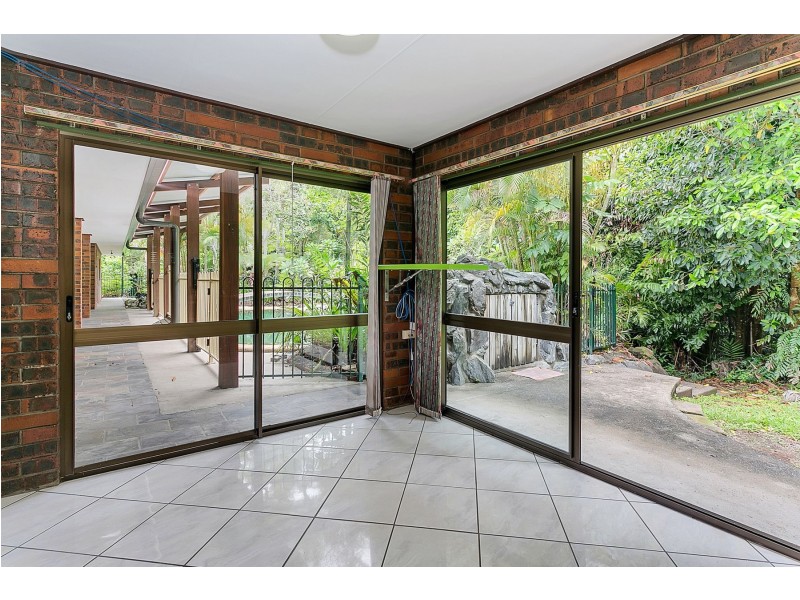 1 Begonia Place, Mooroobool QLD 4870