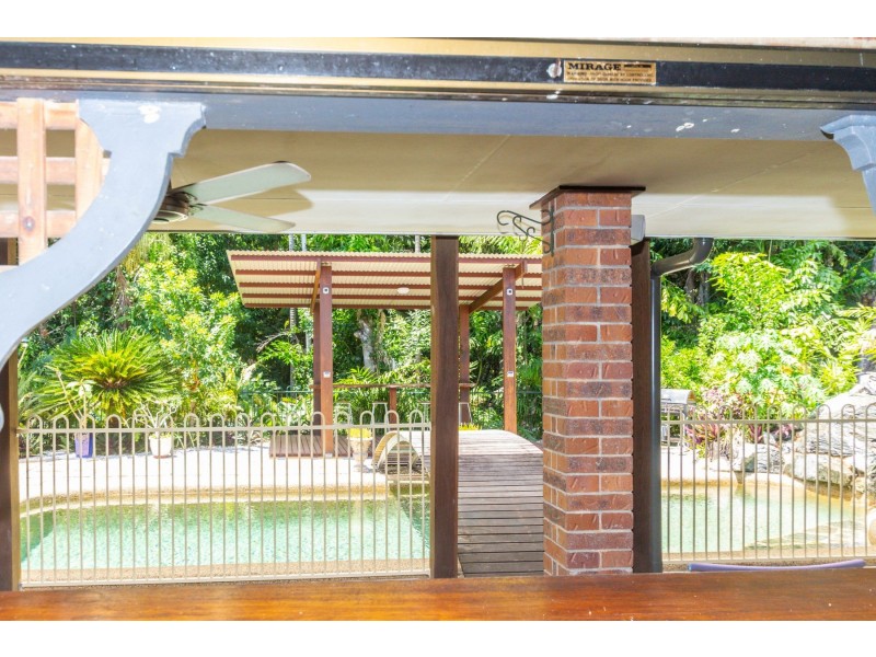 1 Begonia Place, Mooroobool QLD 4870