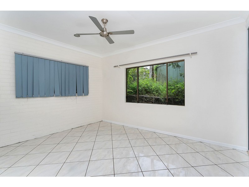 1 Begonia Place, Mooroobool QLD 4870