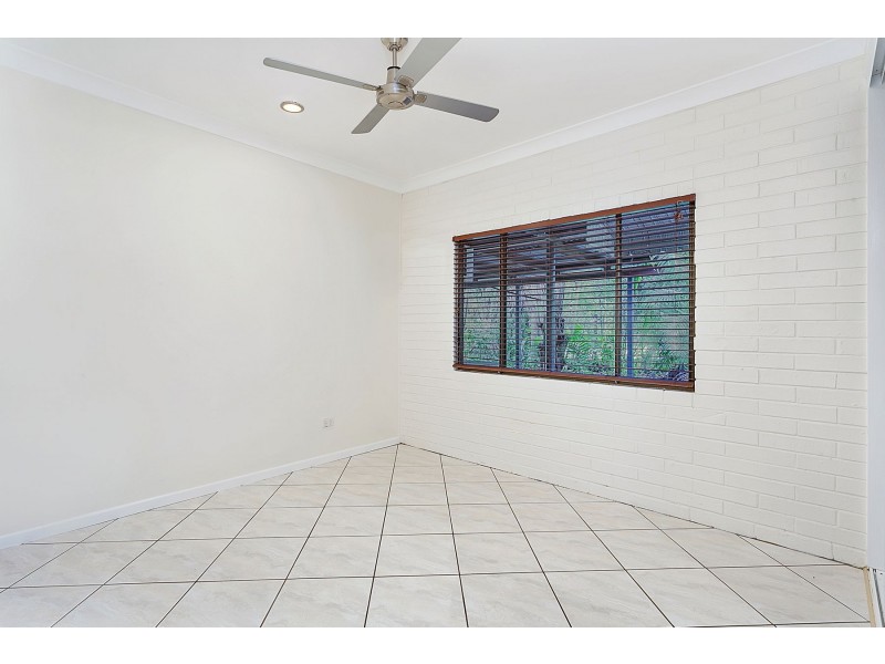 1 Begonia Place, Mooroobool QLD 4870