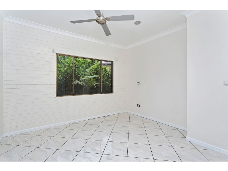 1 Begonia Place, Mooroobool QLD 4870
