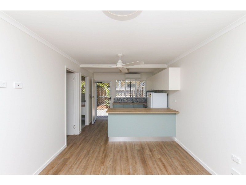 7/9-11 Amphora Street, Palm Cove QLD 4879