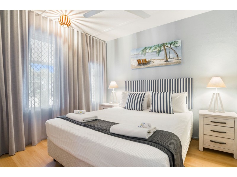 4/9-11 Amphora Street, Palm Cove QLD 4879