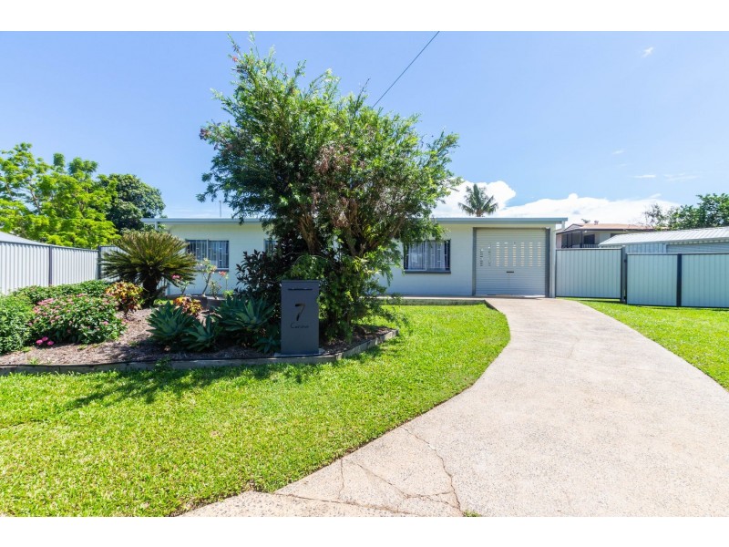 7 Carina Close, White Rock QLD 4868