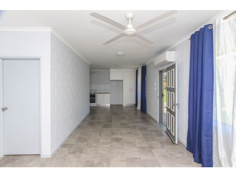 7 Carina Close, White Rock QLD 4868