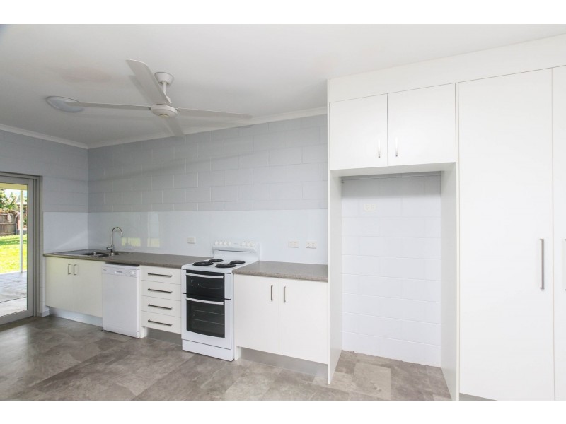 7 Carina Close, White Rock QLD 4868