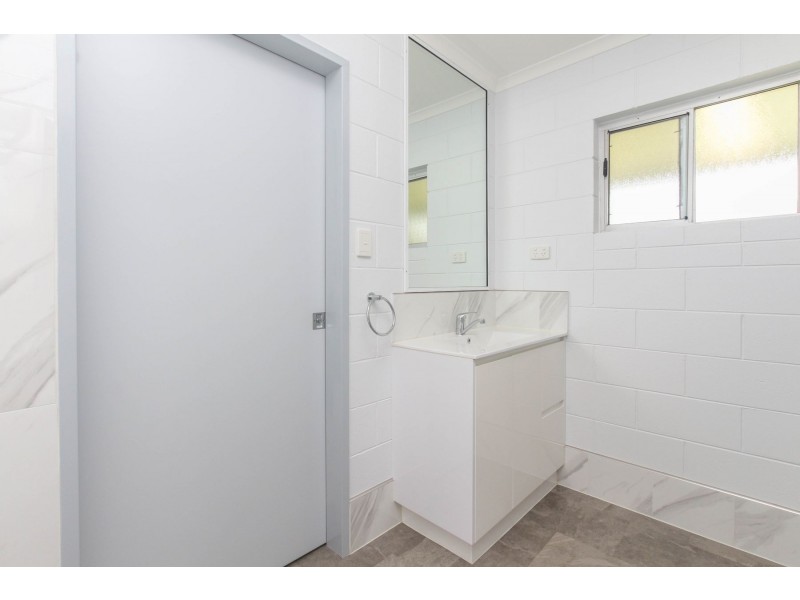 7 Carina Close, White Rock QLD 4868