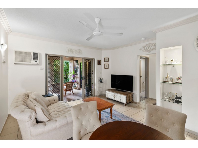 201/2-8 Centenary Close, Manoora QLD 4870
