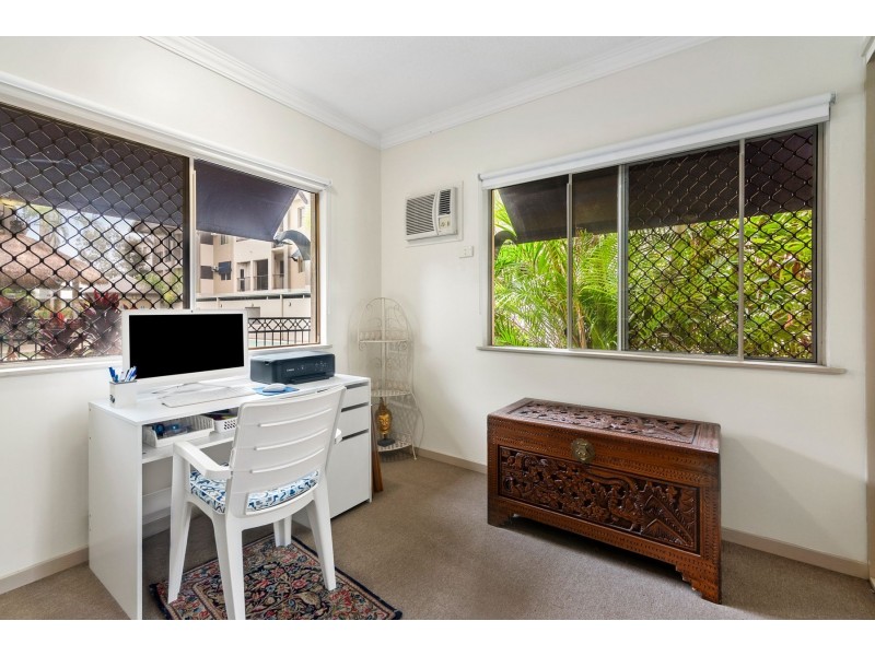 201/2-8 Centenary Close, Manoora QLD 4870