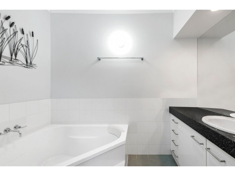 7/17-19 Digger Street, Cairns North QLD 4870