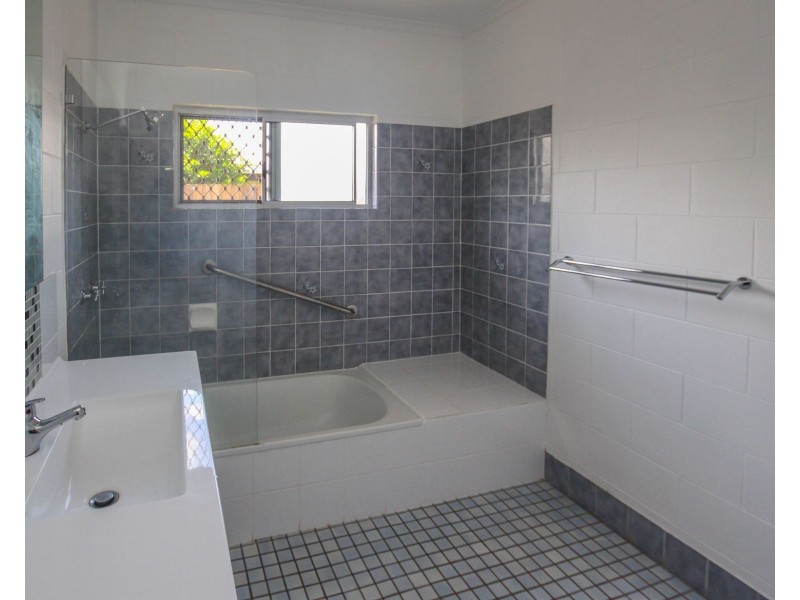 34 Tryal Street, Bentley Park QLD 4869