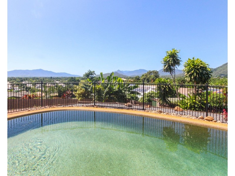 8 Guthrie Close, Bentley Park QLD 4869